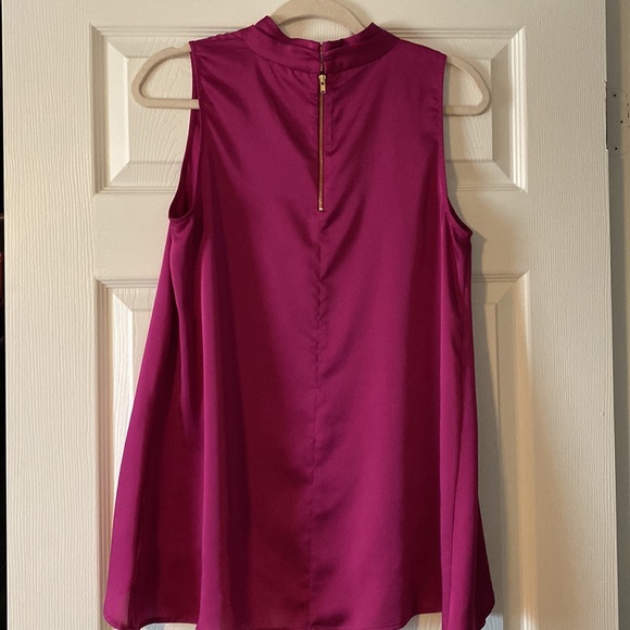 NWOT Women’s The Limited Medium Hi-Low Asymmetrical Pink Glossy Shirt - Picture 3 of 8